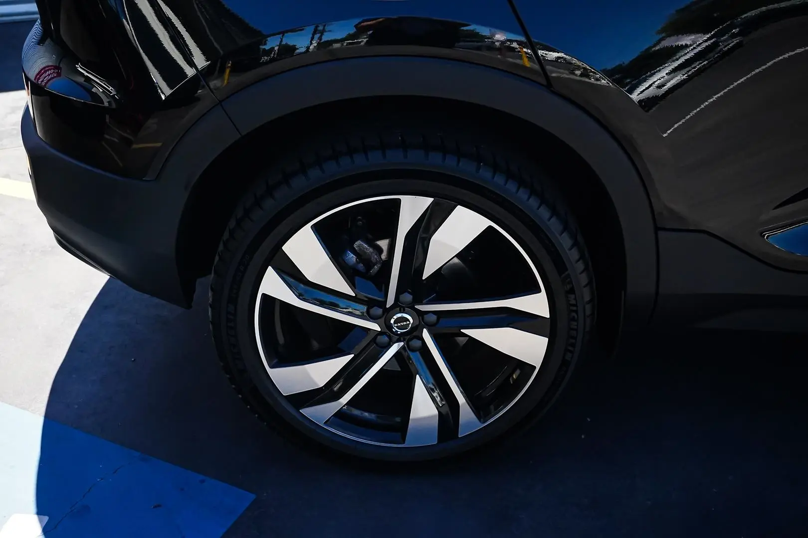 2023 Volvo XC40 Gallery Image 18