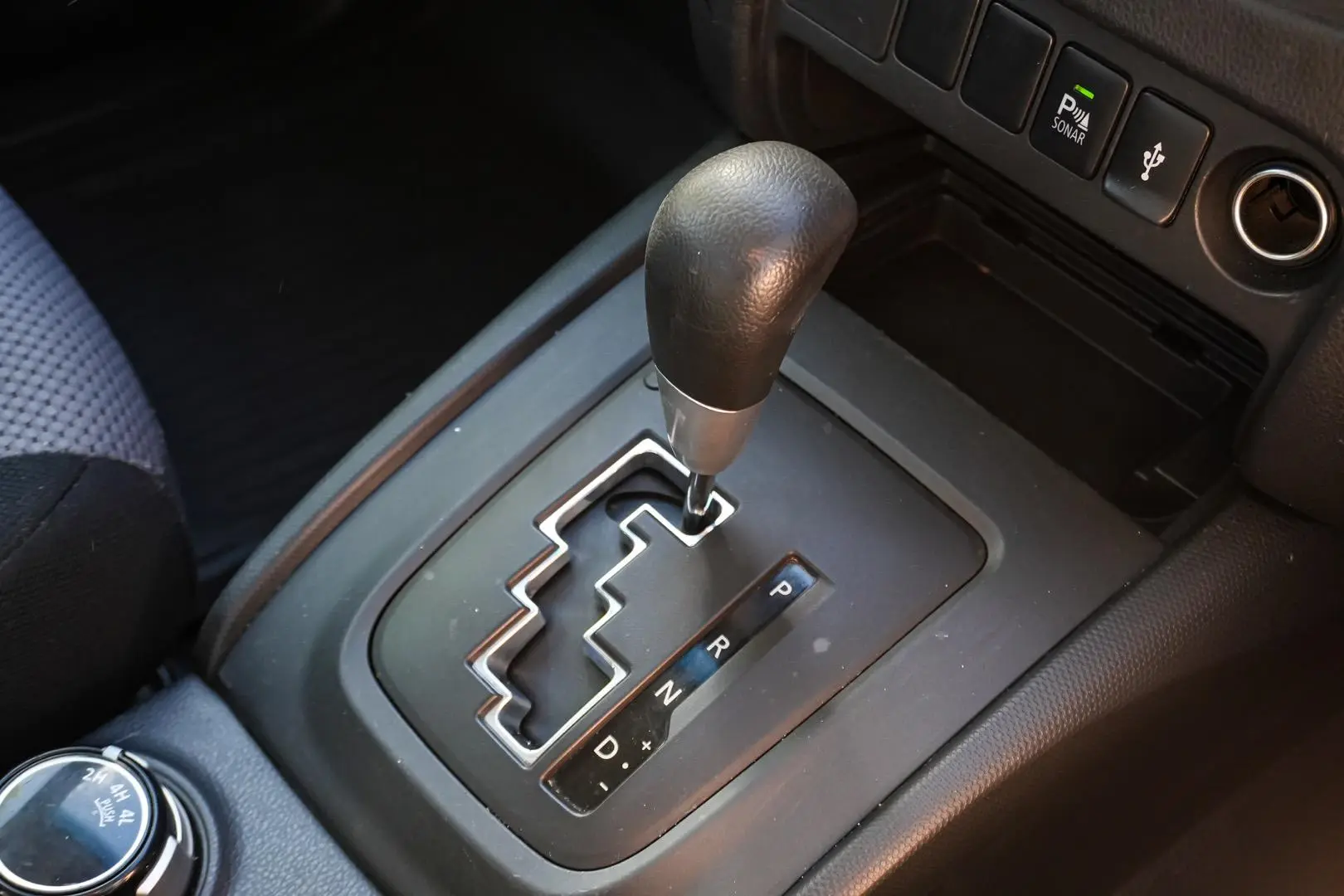 2020 Mitsubishi Triton Gallery Image 18