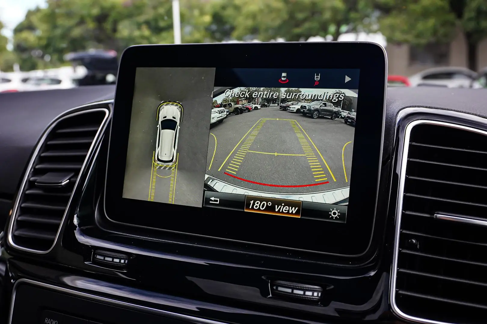 2017 Mercedes-Benz GLE-Class Gallery Image 23