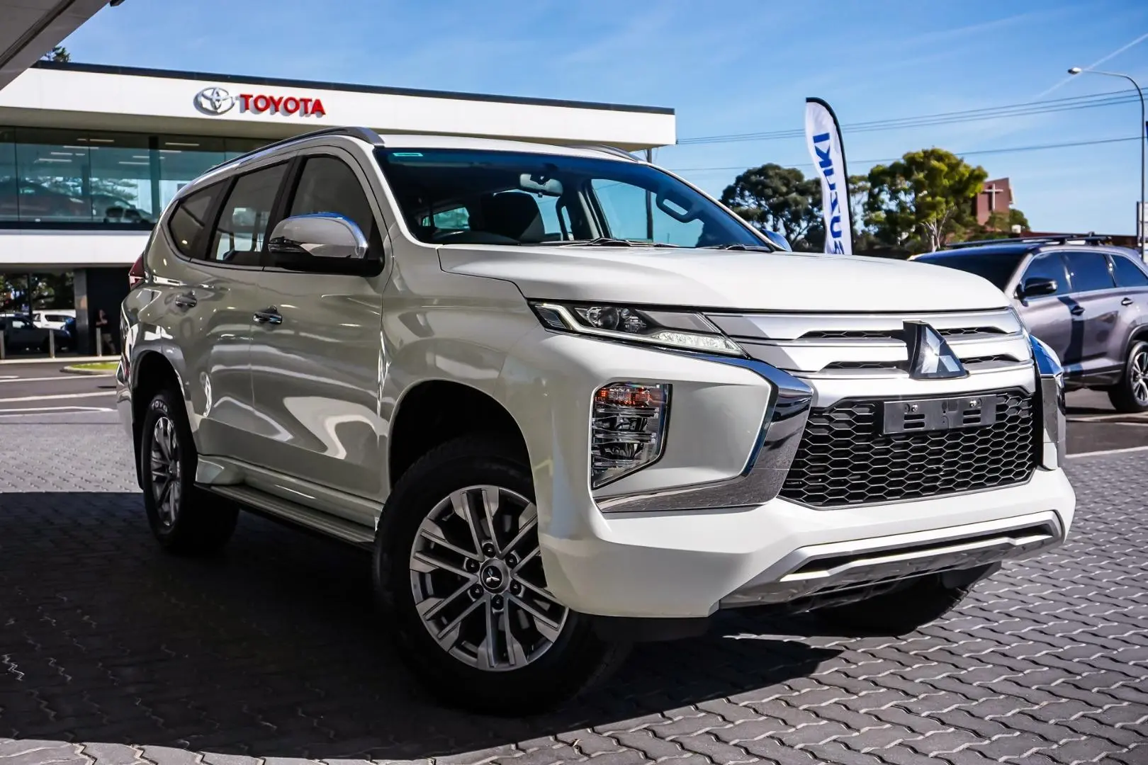 2021 Mitsubishi Pajero Sport Gallery Image 2