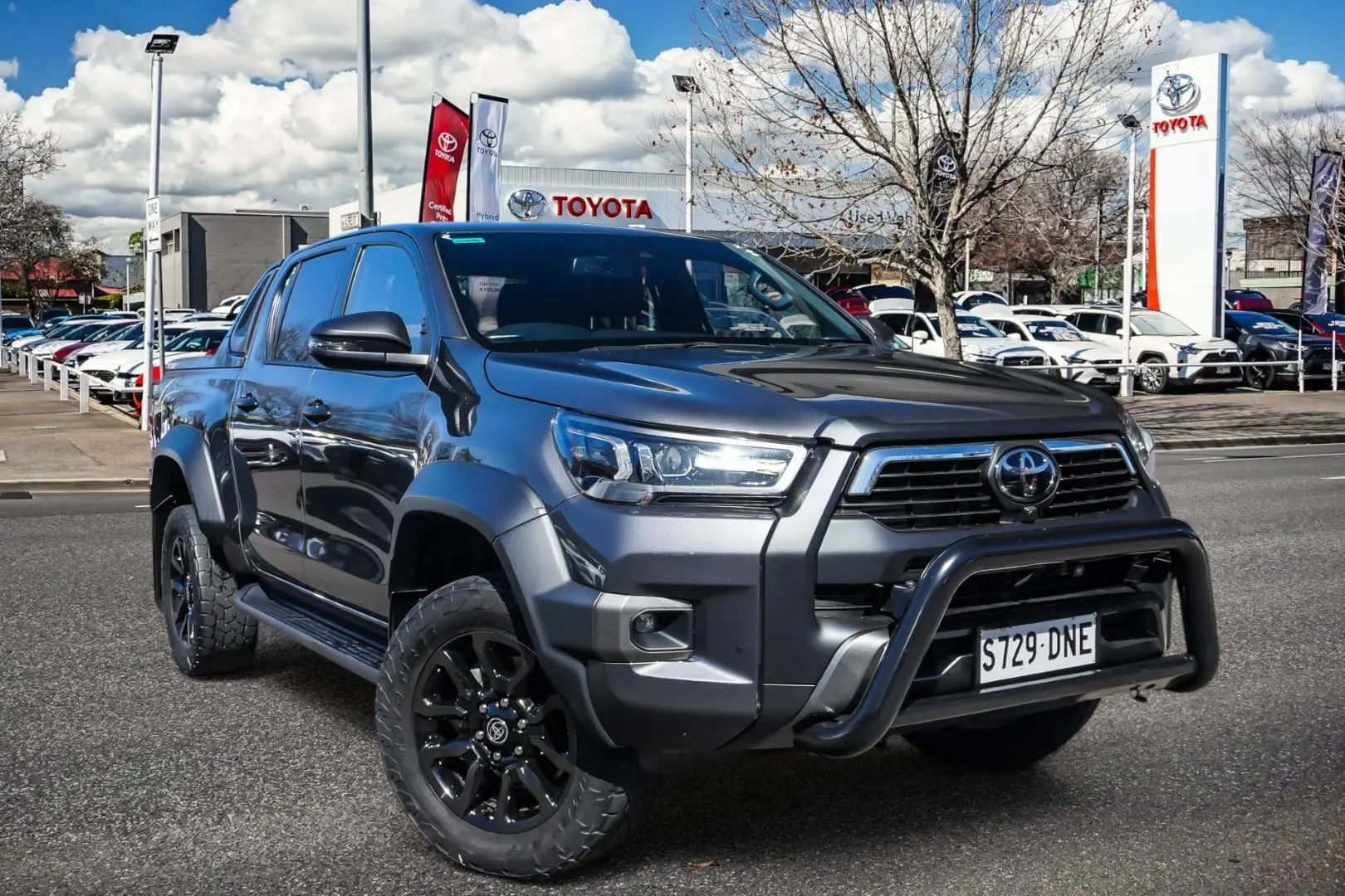 2023 Toyota Hilux Image