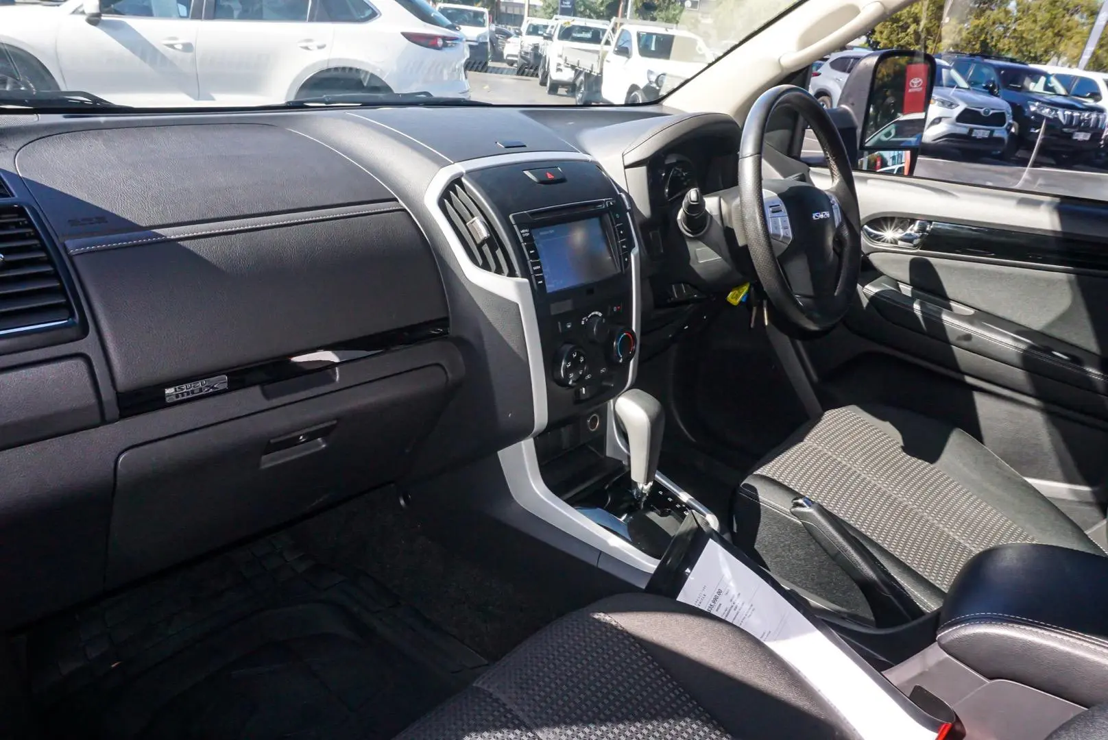 2019 Isuzu Mu-X Gallery Image 9