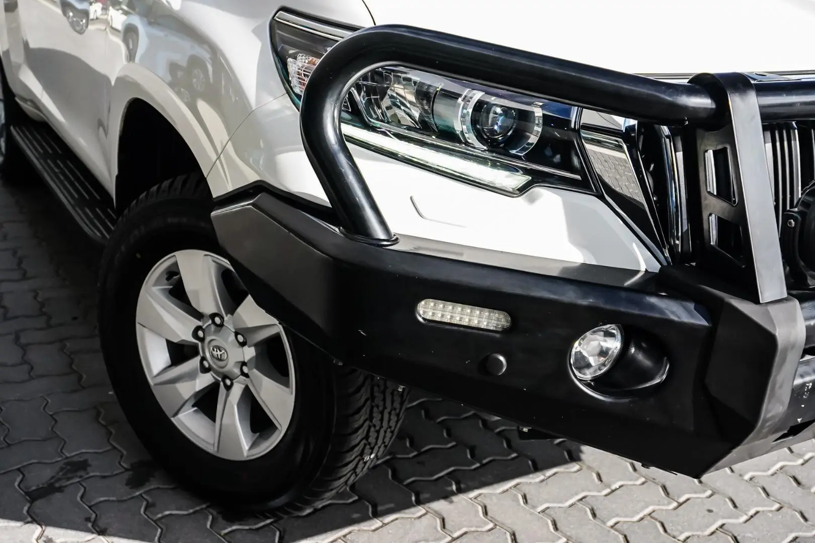 2020 Toyota Landcruiser Prado Gallery Image 11
