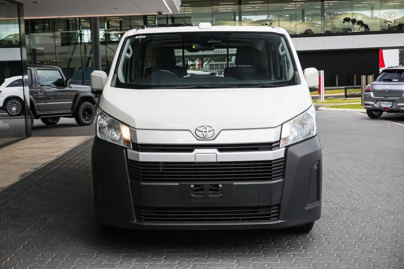 2021 Toyota Hiace Gallery Image 5