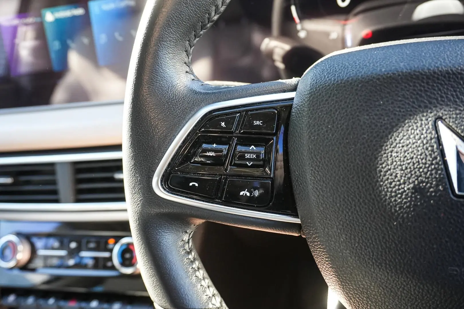 2023 Mahindra XUV700 Gallery Image 19