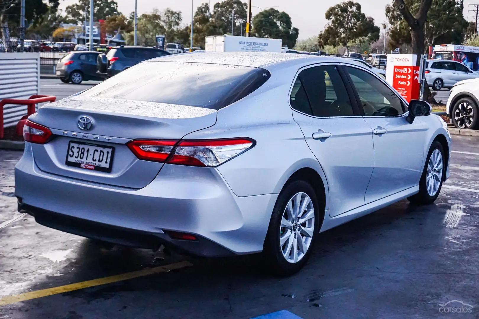 2018 Toyota Camry Image 2