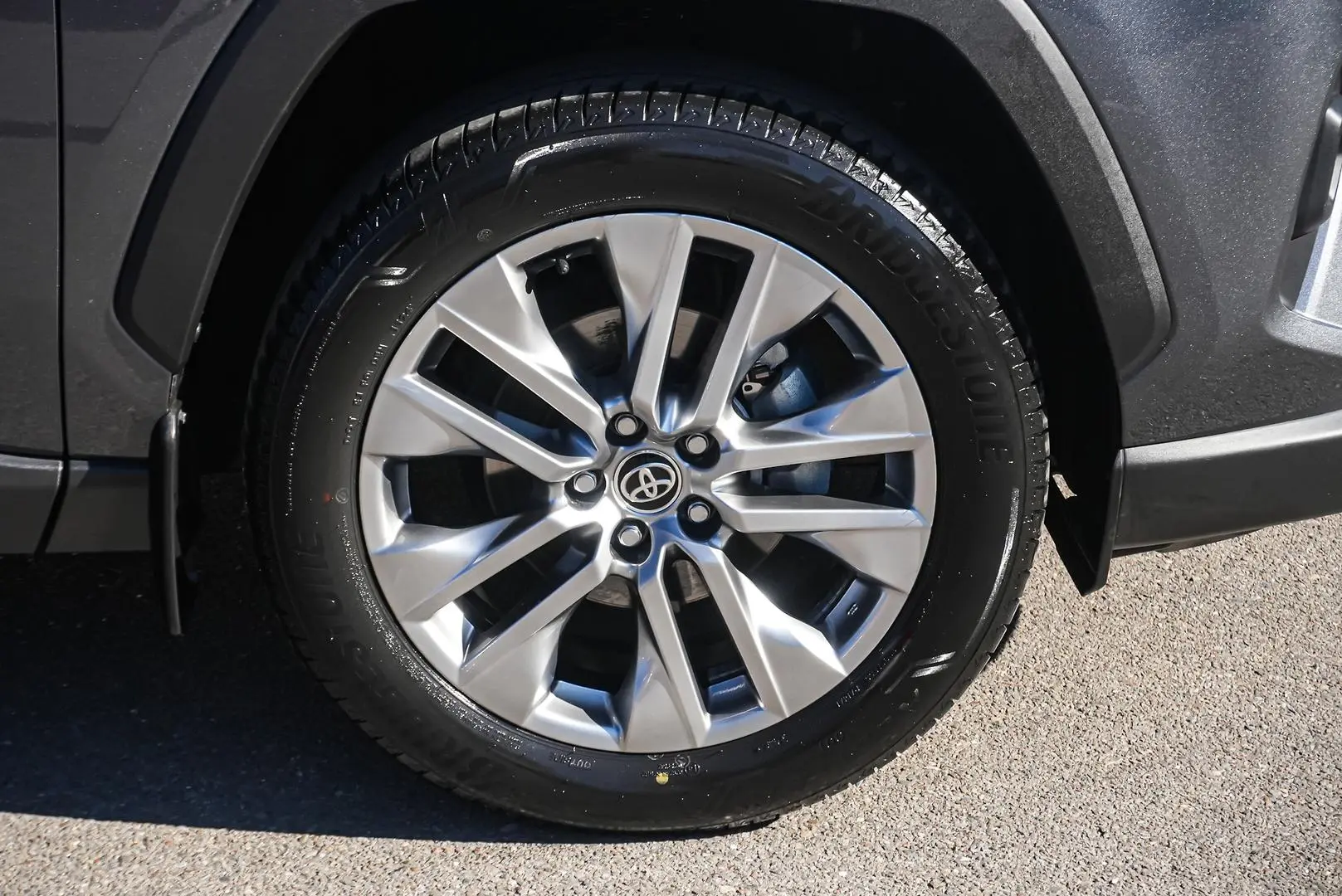 2024 Toyota RAV4 Gallery Image 13