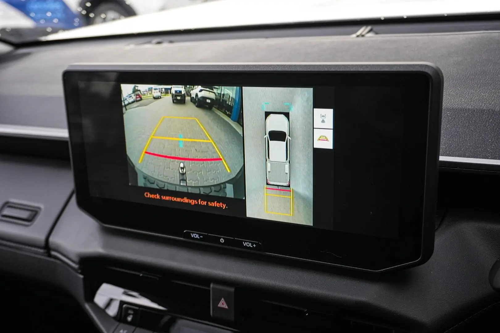 2025 Toyota Hilux Gallery Image 23