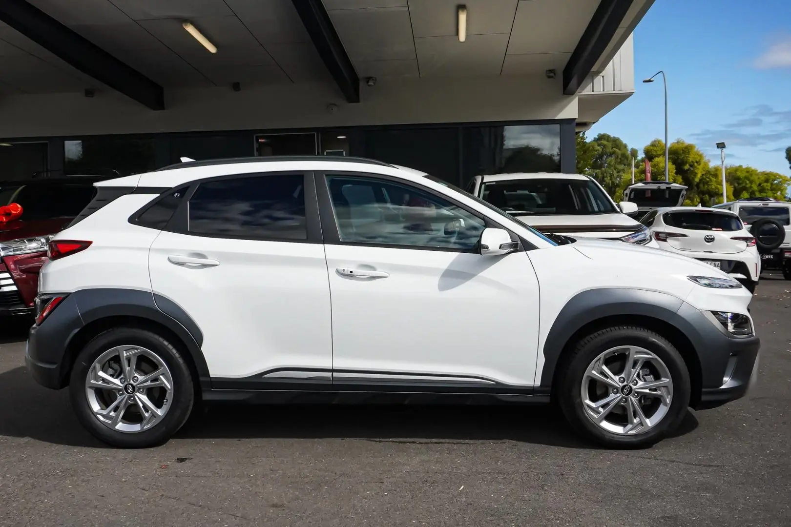2022 Hyundai Kona Gallery Image 4