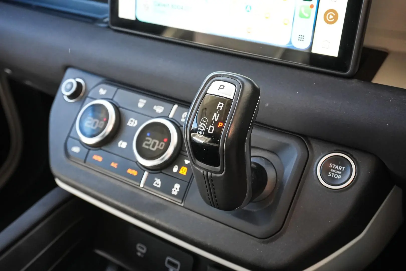 2021 Land Rover Defender Gallery Image 19