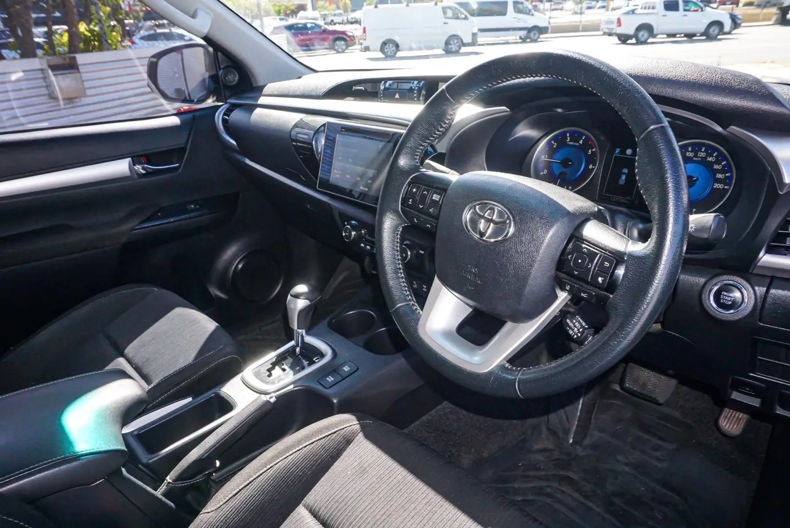 2020 Toyota Hilux Gallery Image 6