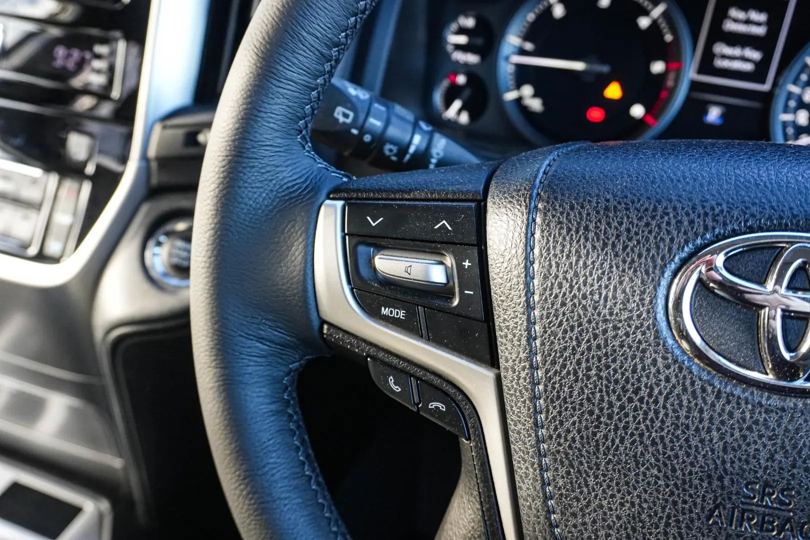 2018 Toyota Landcruiser Gallery Image 20