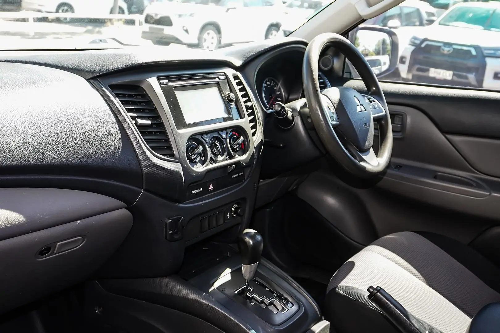 2017 Mitsubishi Triton Gallery Image 8