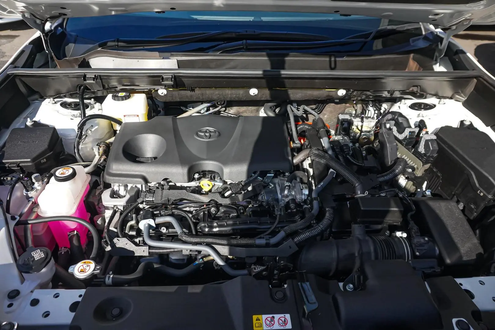 2025 Toyota RAV4 Gallery Image 22