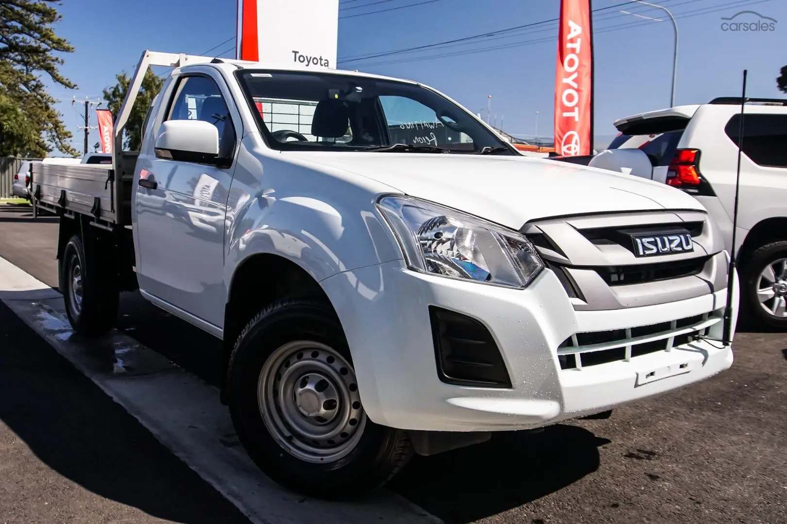 2020 Isuzu D-MAX Image 1