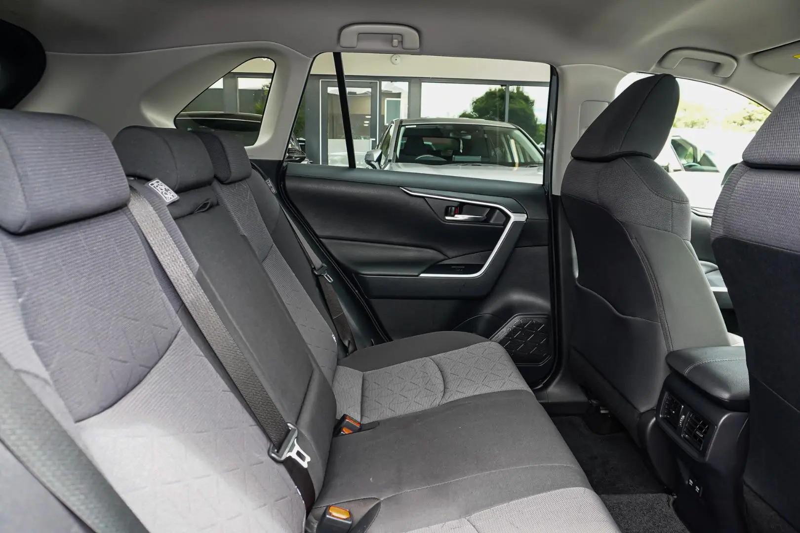 2022 Toyota RAV4 Gallery Image 7