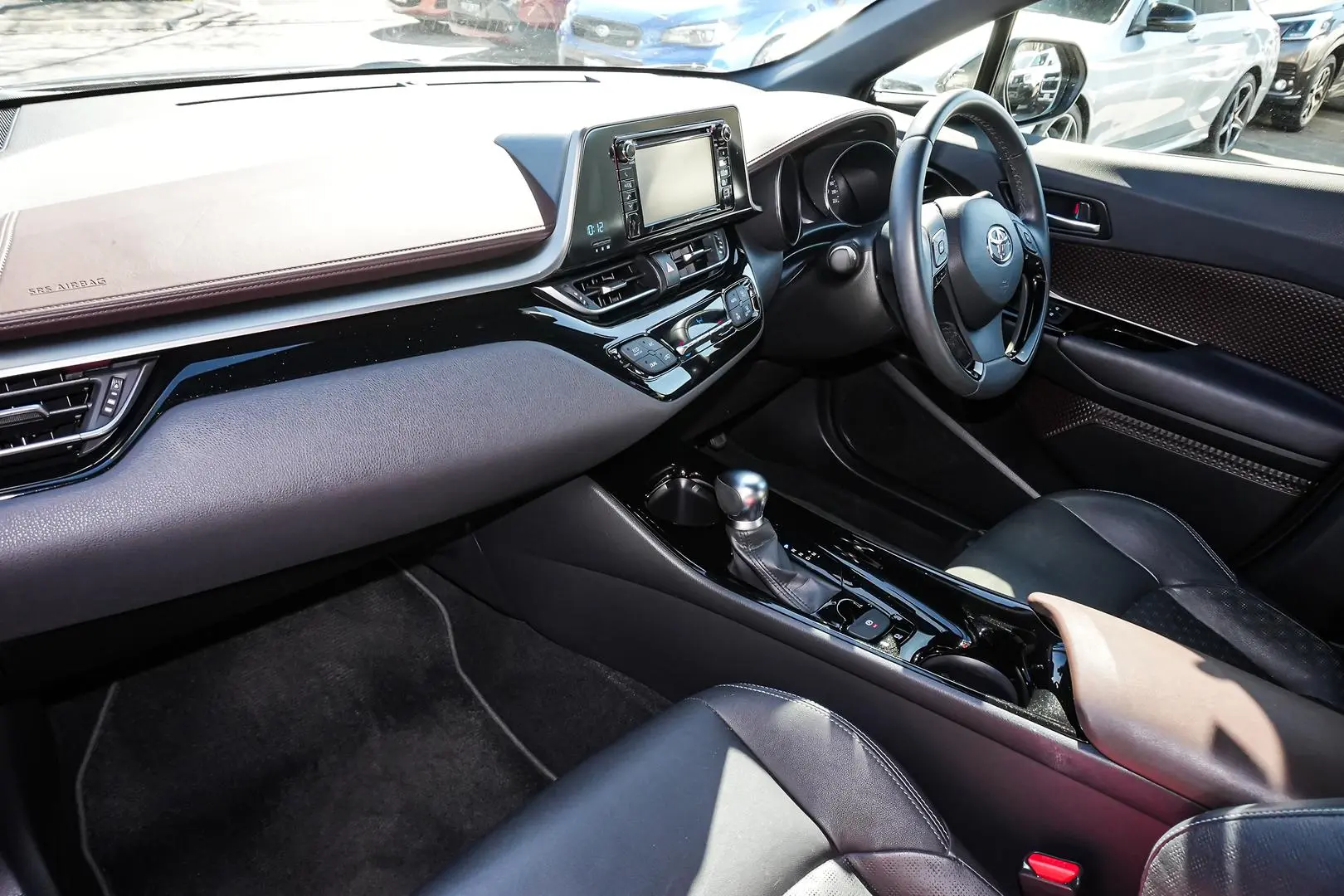 2018 Toyota C-HR Gallery Image 6