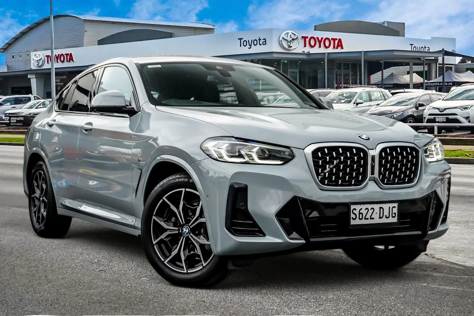 2022 BMW X4 Image