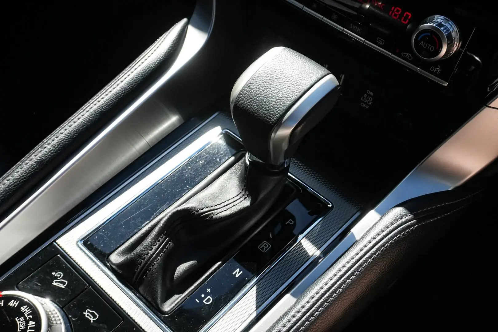 2022 Mitsubishi Pajero Sport Gallery Image 18