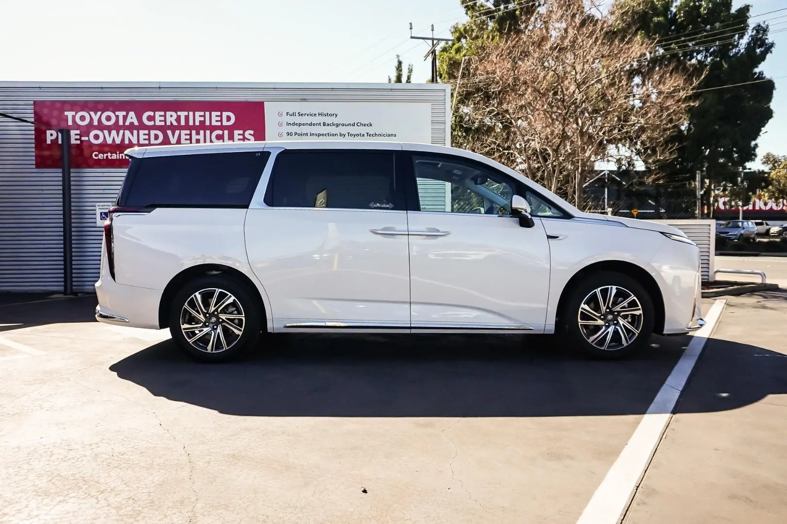 2023 LDV MIFA Gallery Image 4