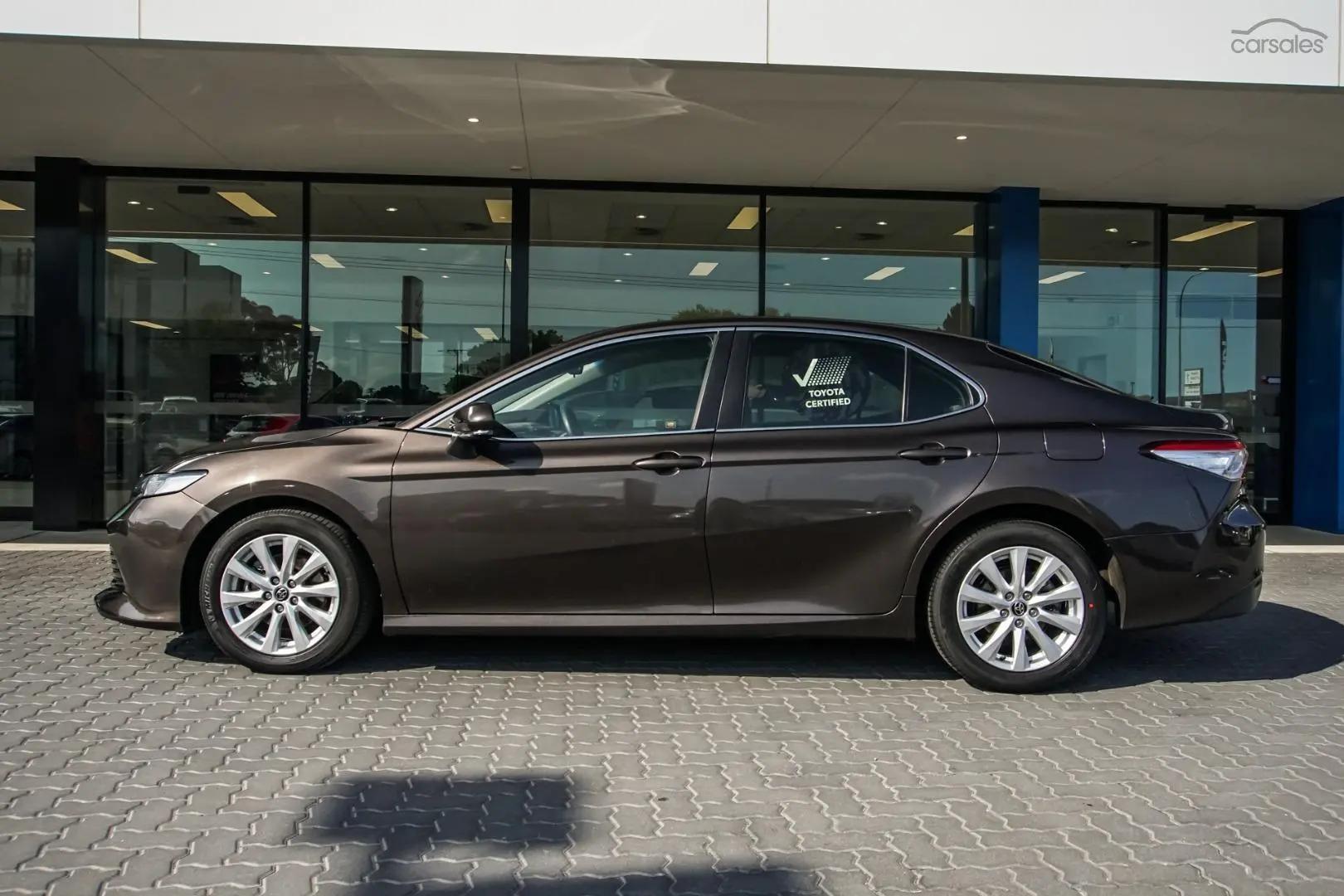 2019 Toyota Camry Image 3