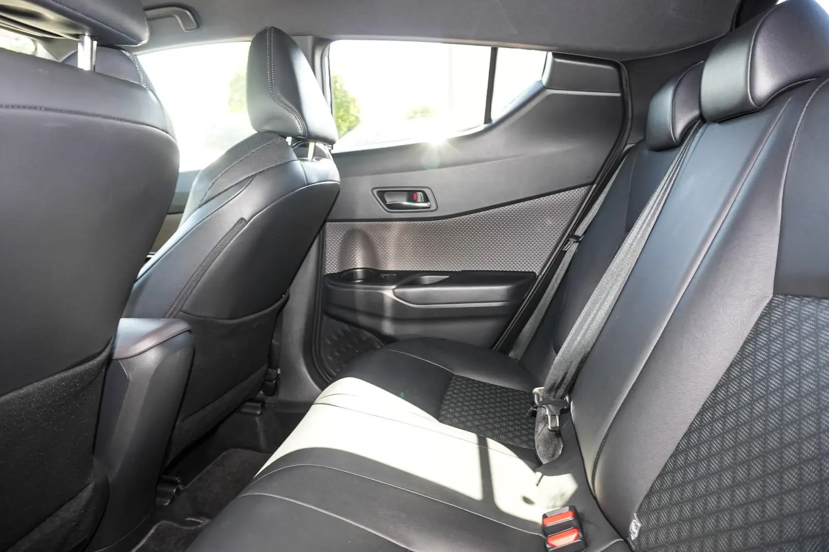 2023 Toyota C-HR Gallery Image 8