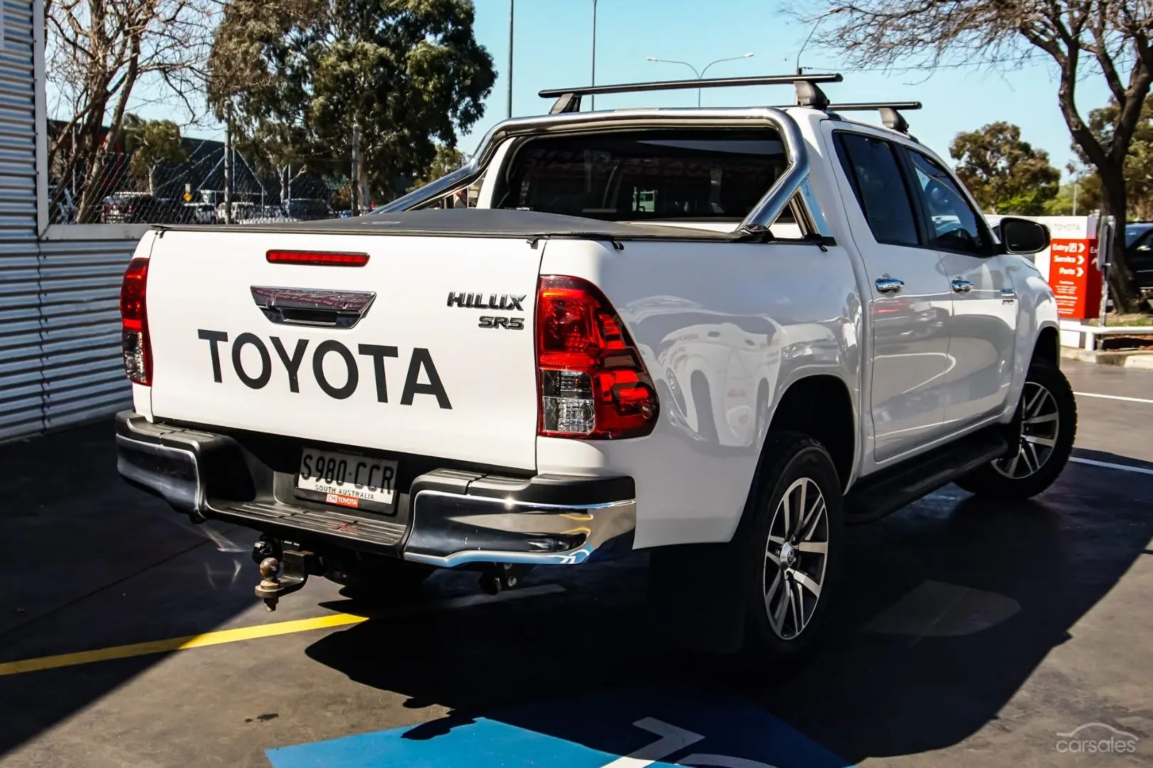 2020 Toyota Hilux Image 2