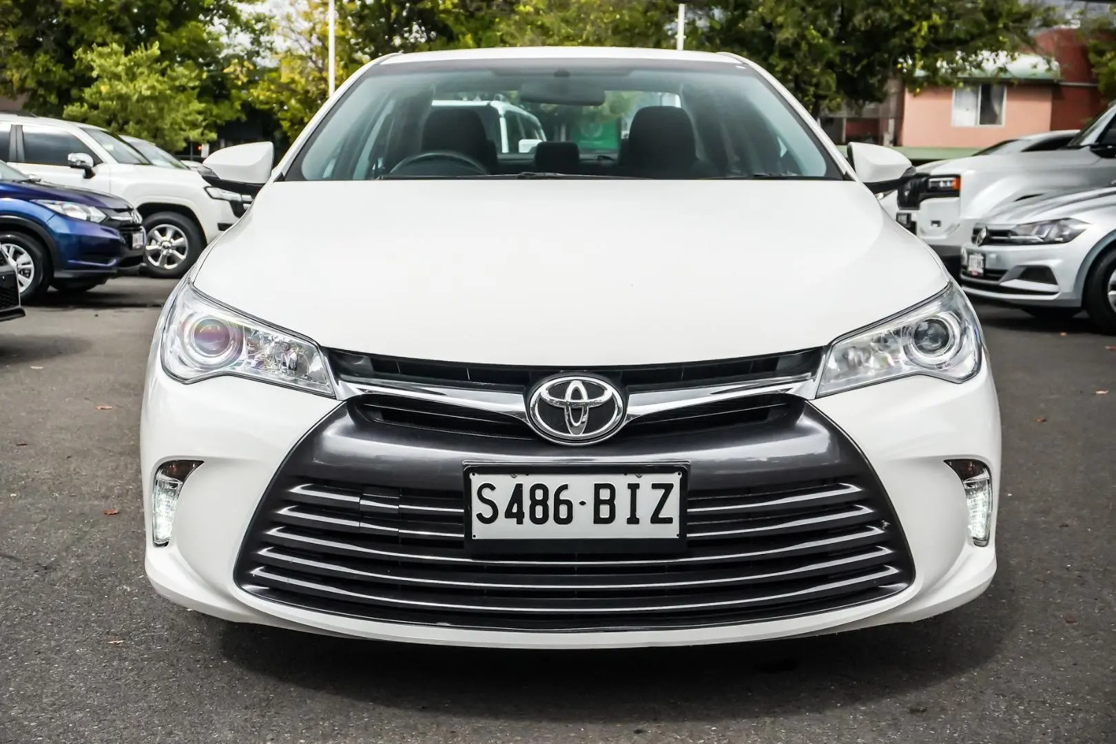 2015 Toyota Camry Gallery Image 4
