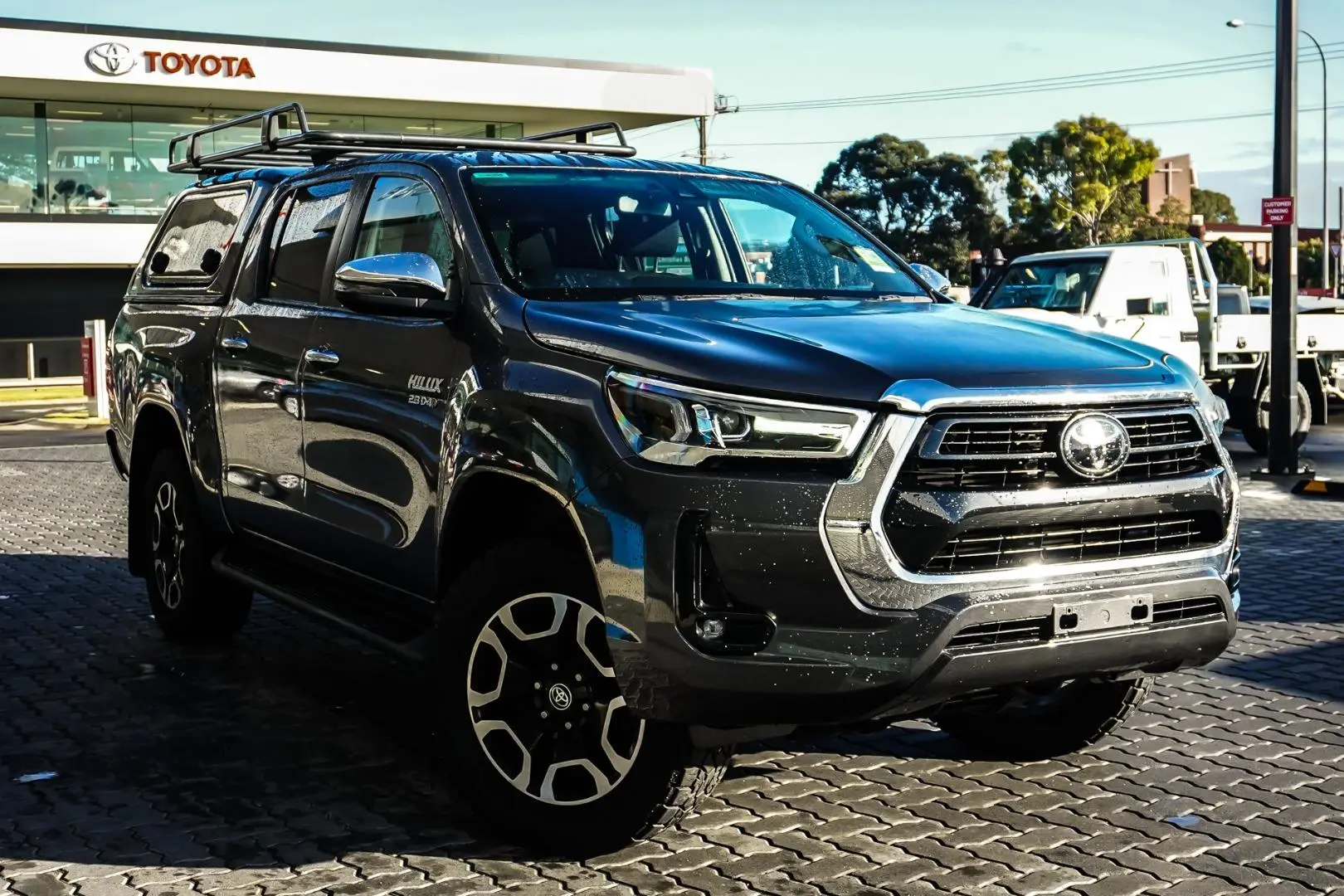 2021 Toyota Hilux Gallery Image 1