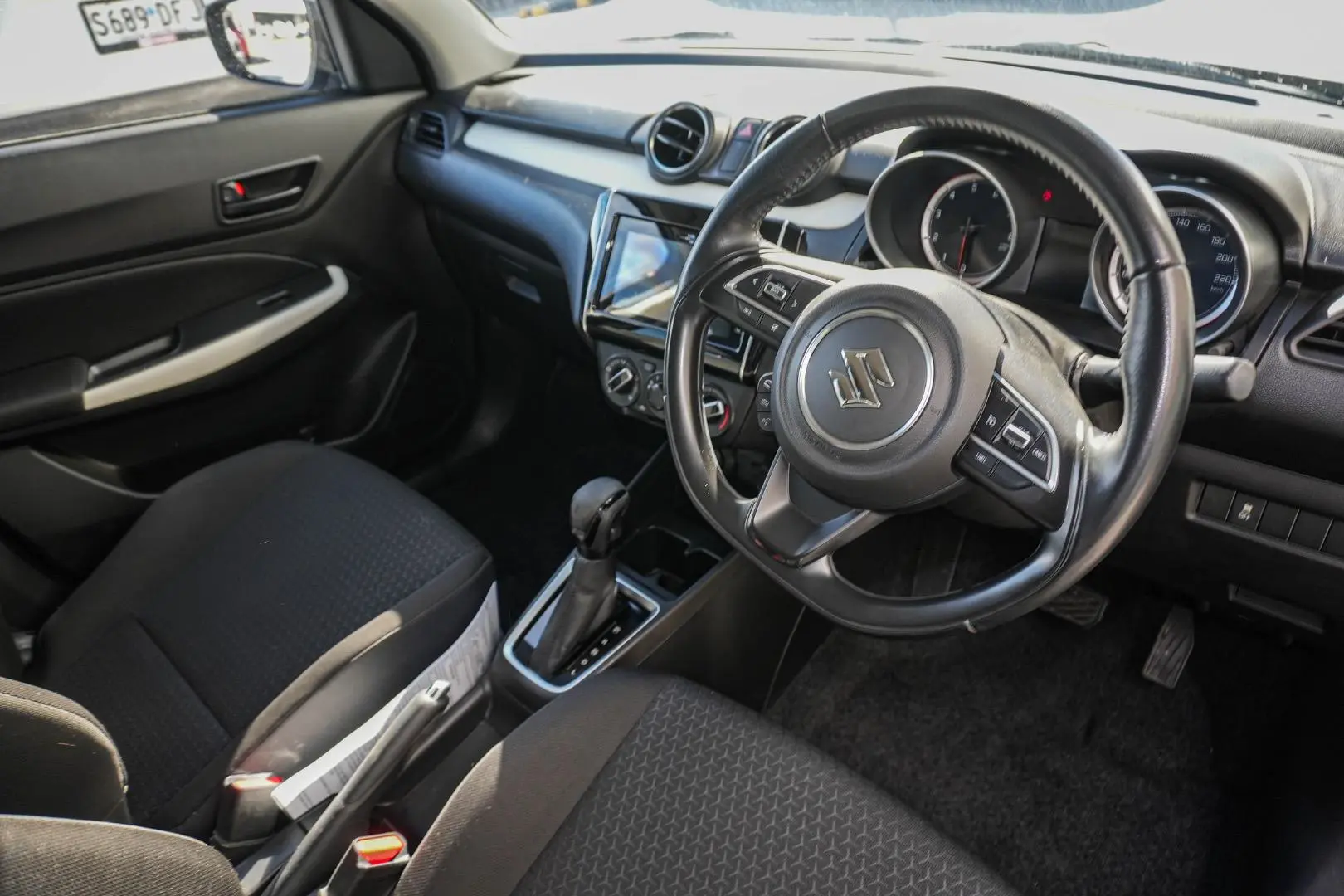 2020 Suzuki Swift Gallery Image 7