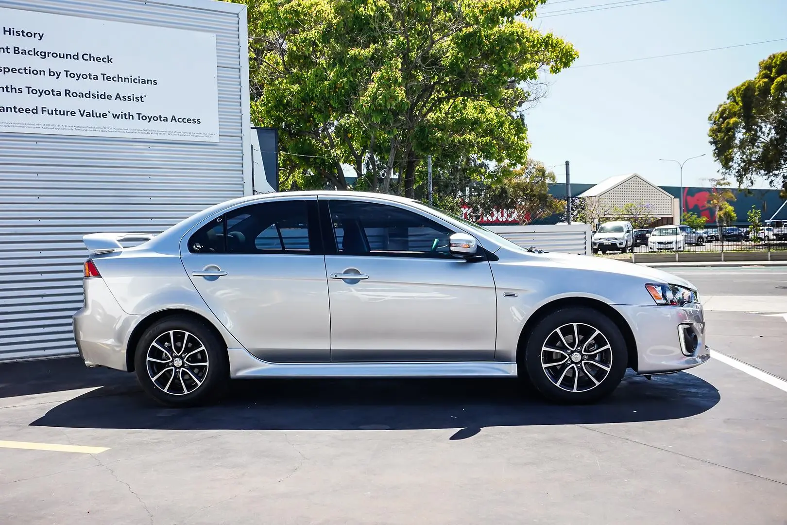 2017 Mitsubishi Lancer Gallery Image 4