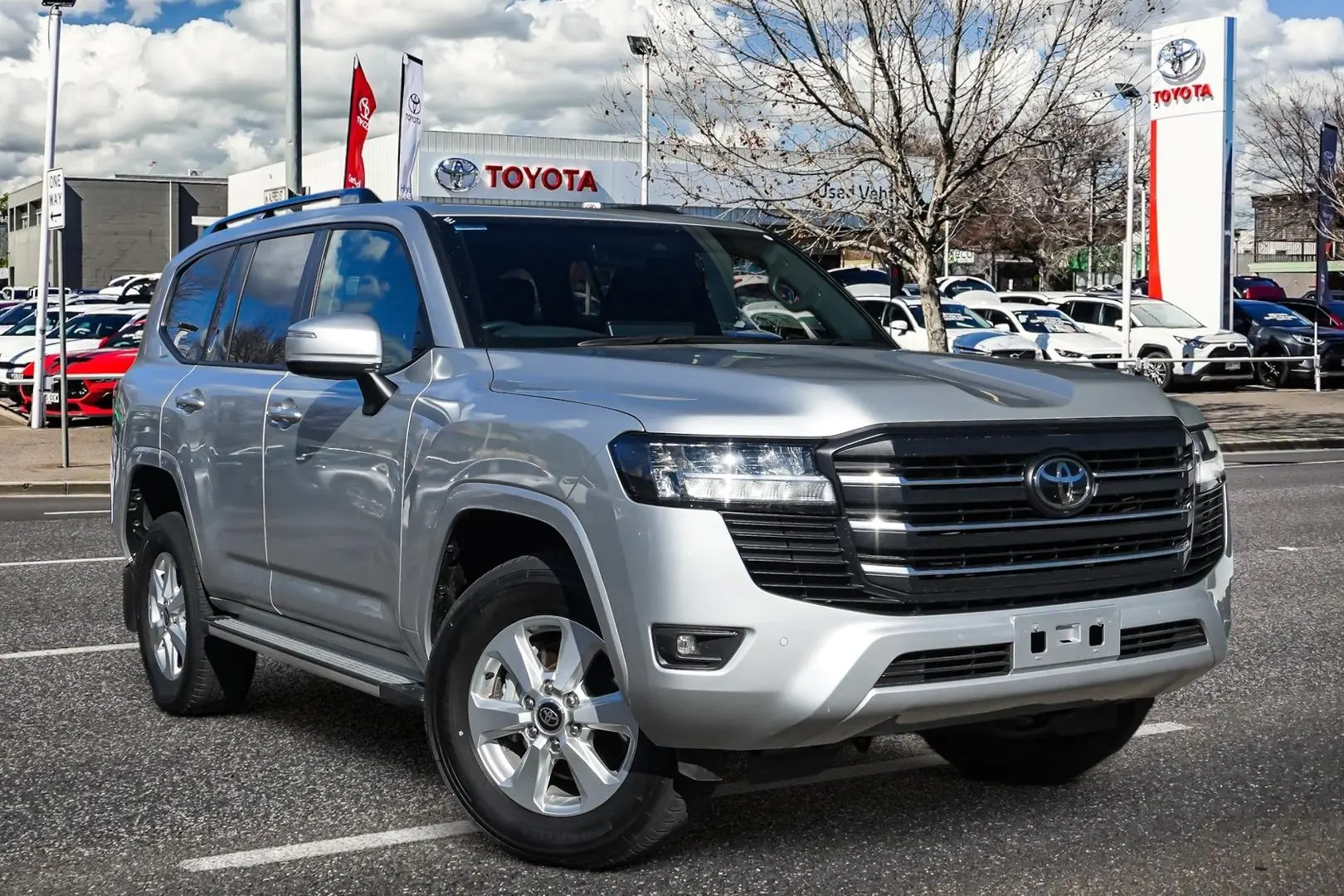 2024 Toyota Landcruiser Gallery Image 1