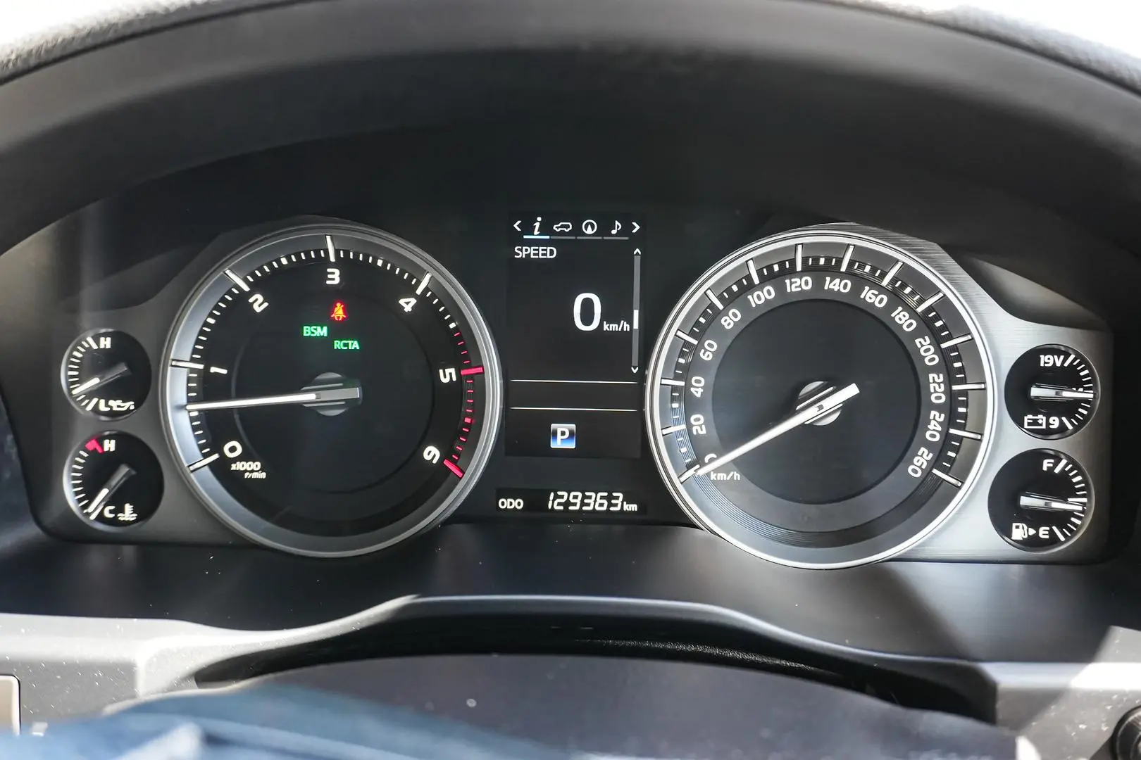 2017 Toyota Landcruiser Gallery Image 15