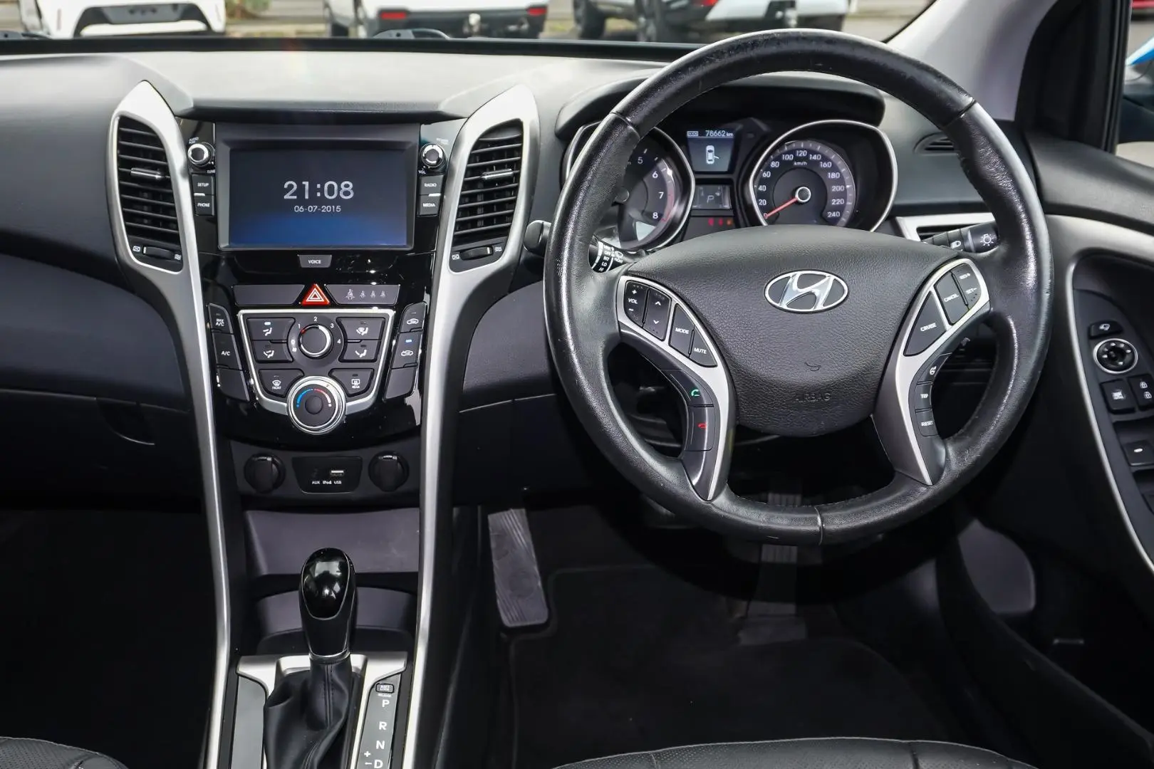 2016 Hyundai i30 Gallery Image 9