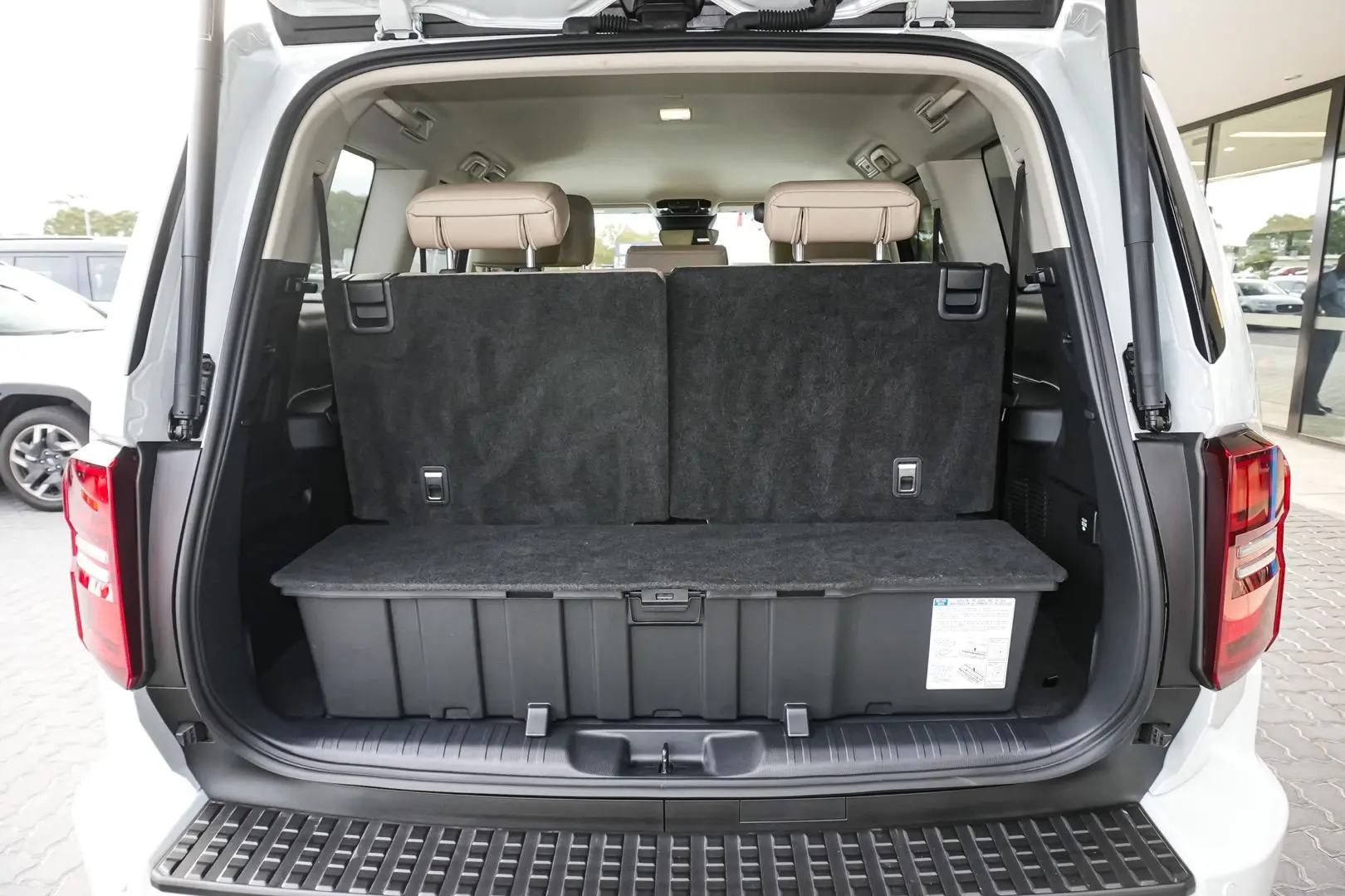 2025 Toyota Landcruiser Prado Gallery Image 11