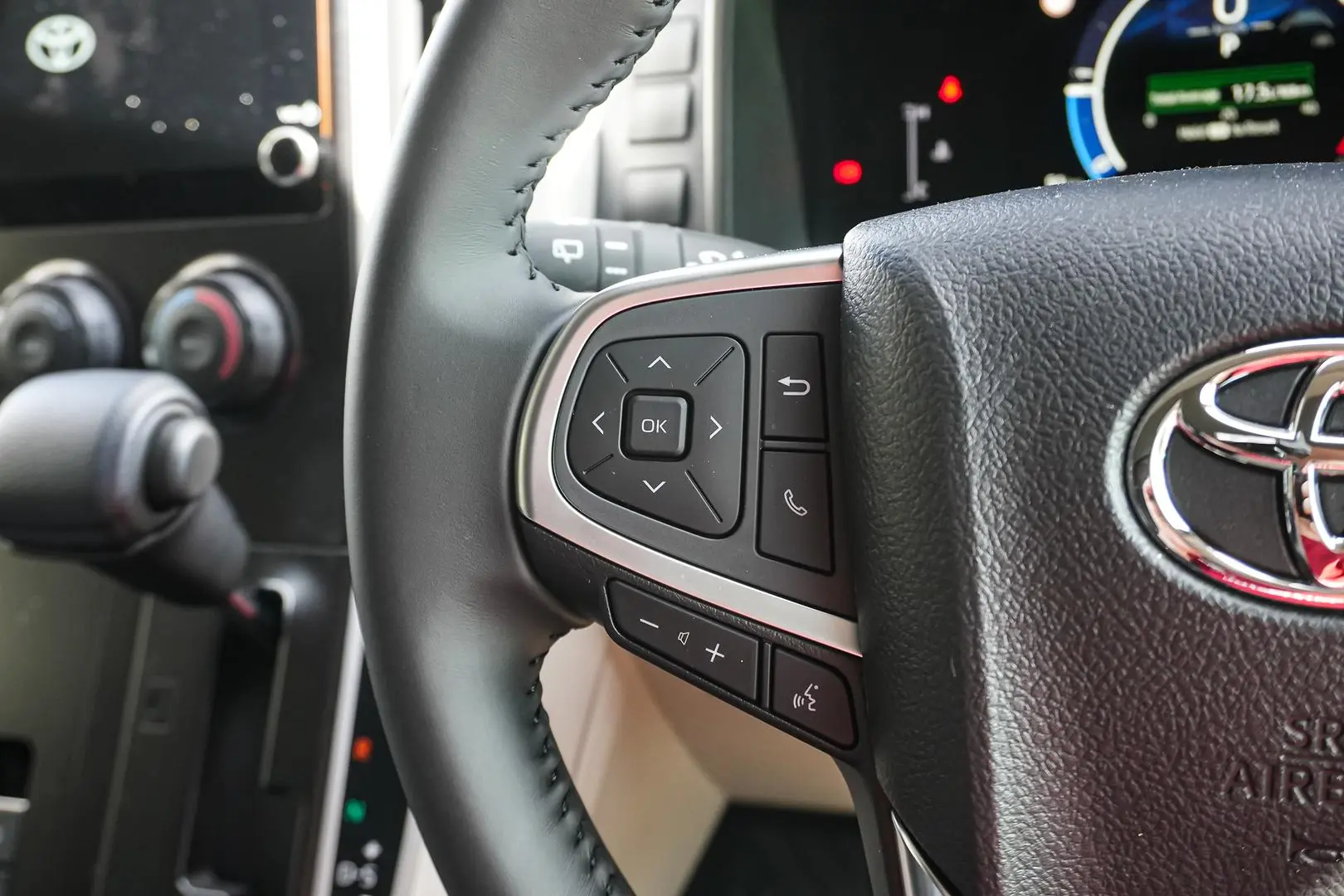 2025 Toyota Hiace Gallery Image 19