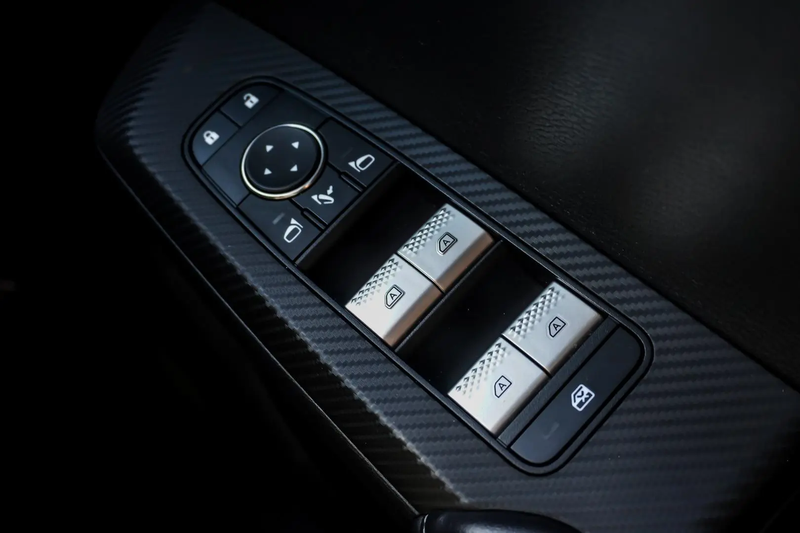 2024 Mitsubishi Outlander Gallery Image 20