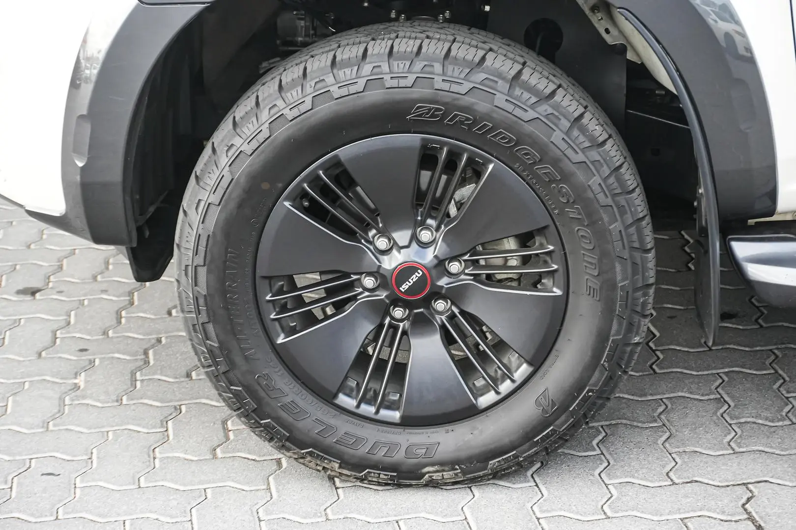 2020 Isuzu D-MAX Gallery Image 13