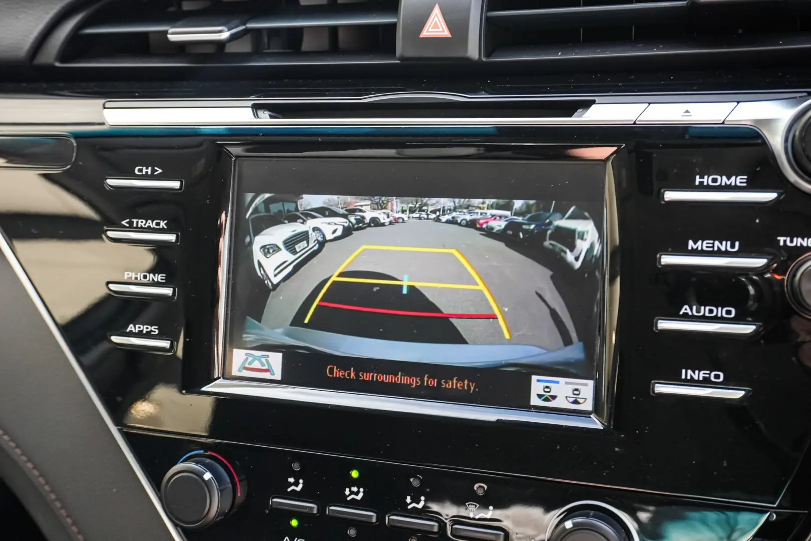 2018 Toyota Camry Gallery Image 21