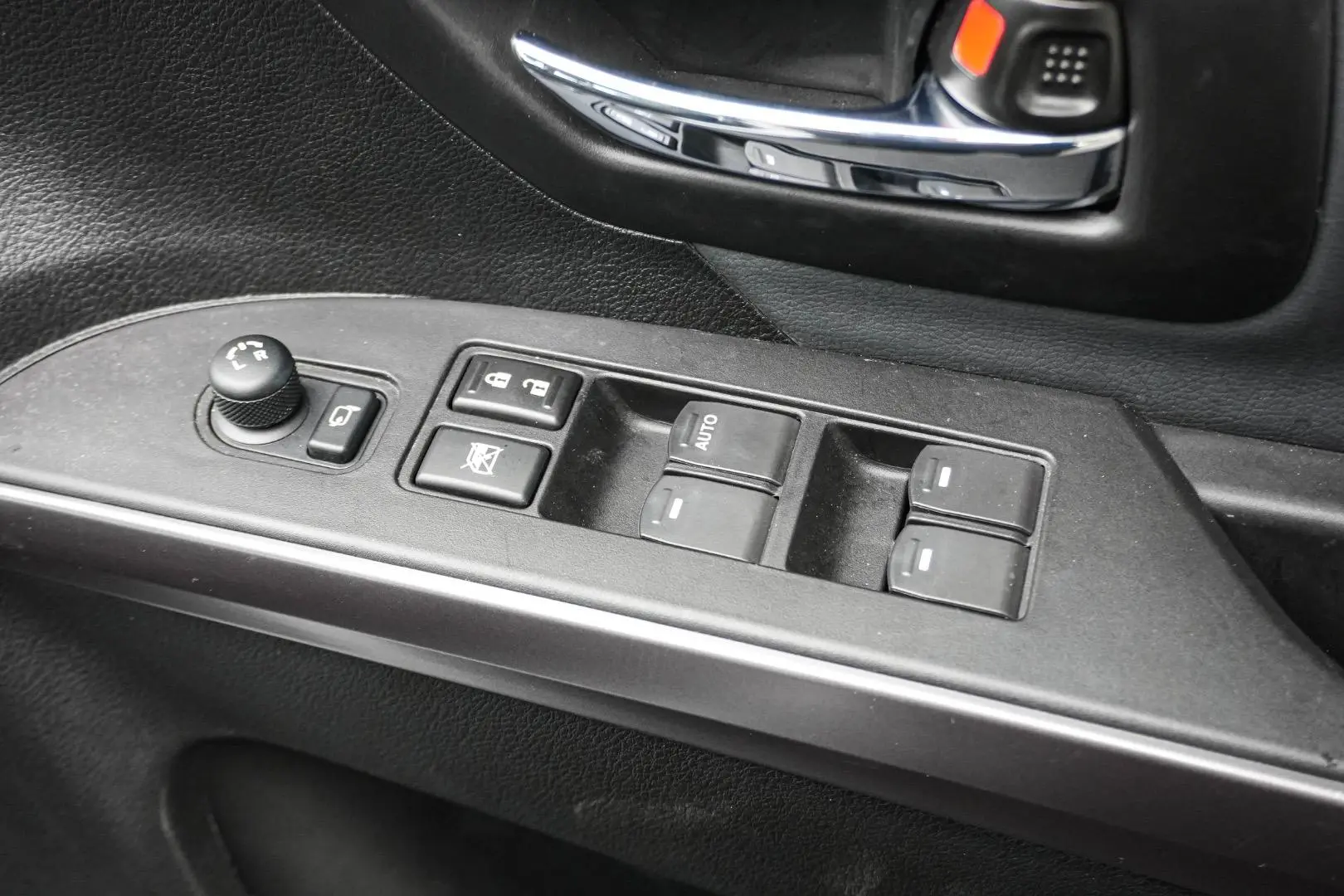 2023 Suzuki S-Cross Gallery Image 16