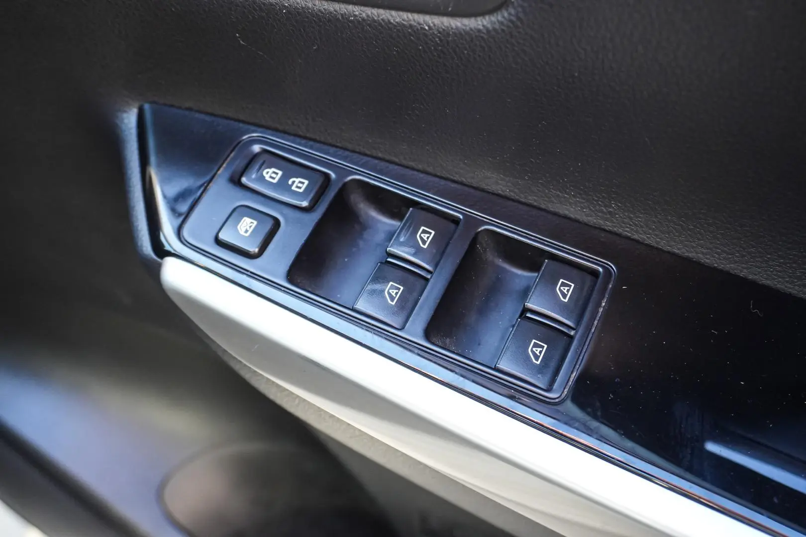 2020 Mitsubishi Pajero Sport Gallery Image 18