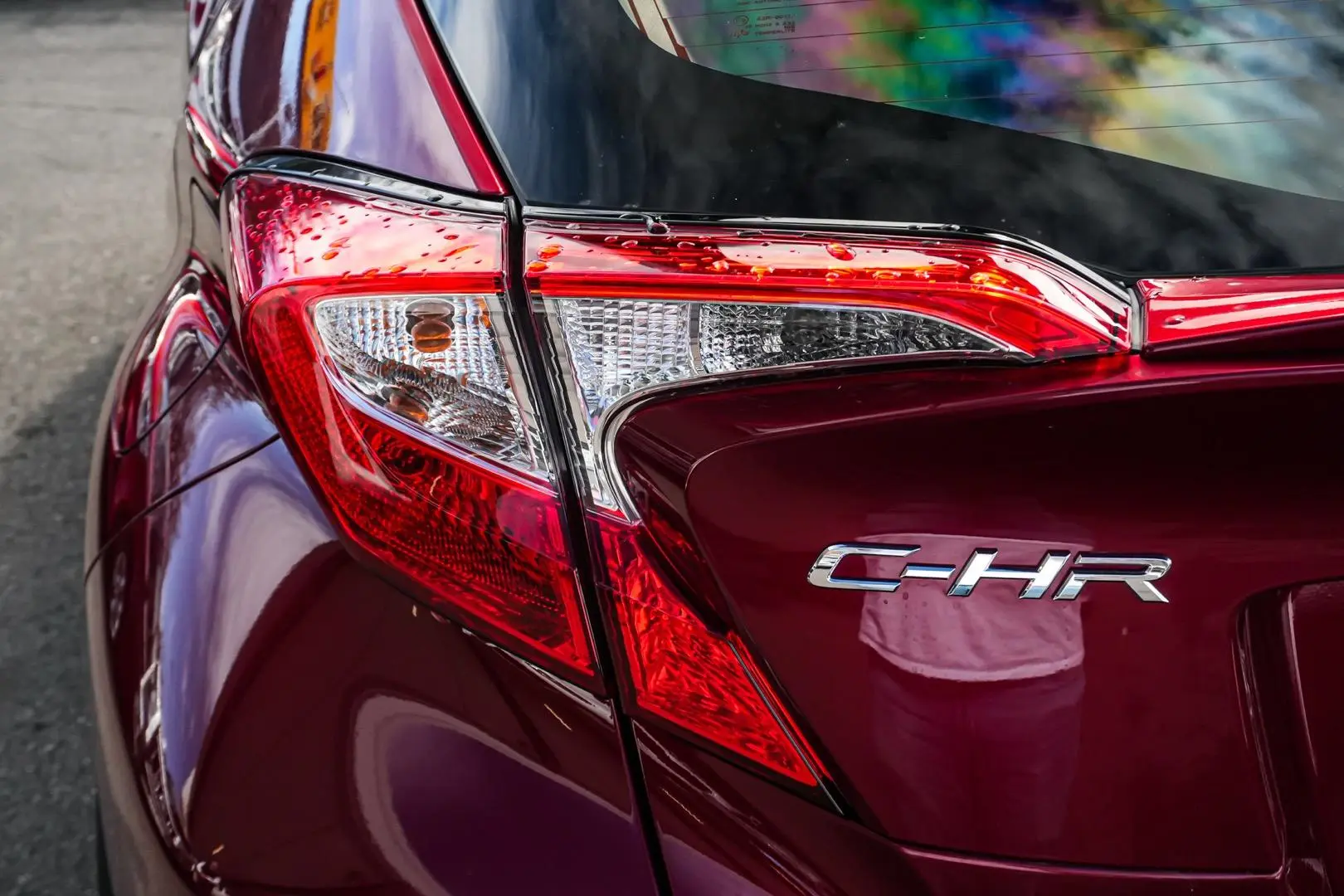 2017 Toyota C-HR Gallery Image 14