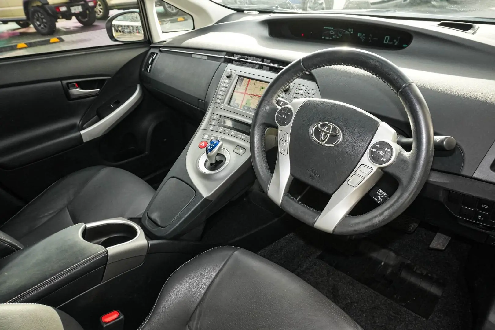 2014 Toyota Prius Gallery Image 7