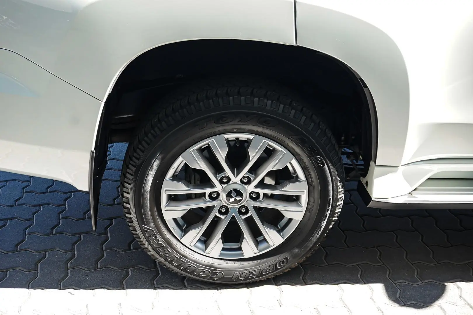 2021 Mitsubishi Pajero Sport Gallery Image 17