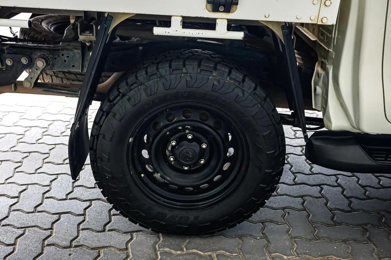 2019 Toyota Hilux Gallery Image 16