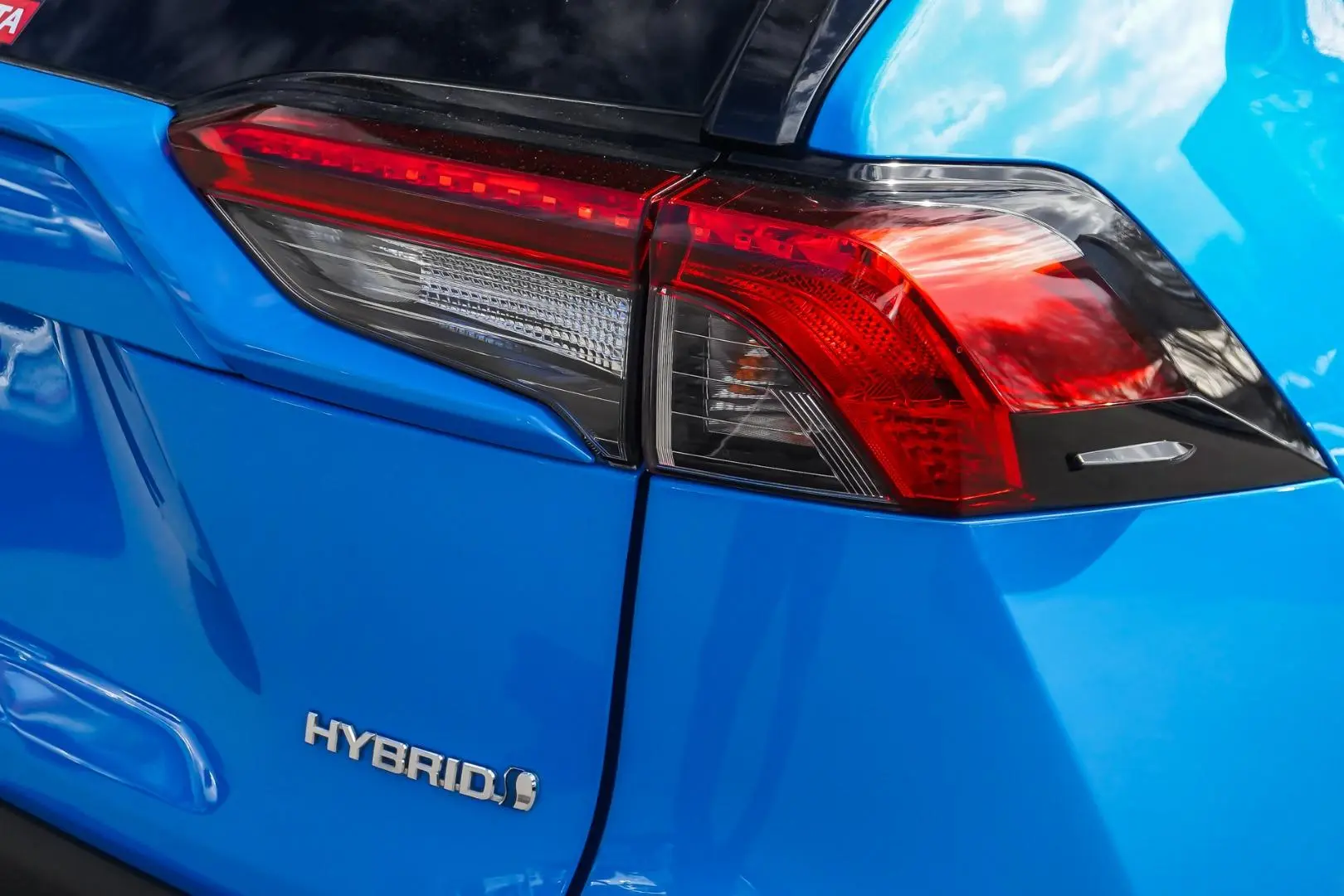 2020 Toyota RAV4 Gallery Image 13
