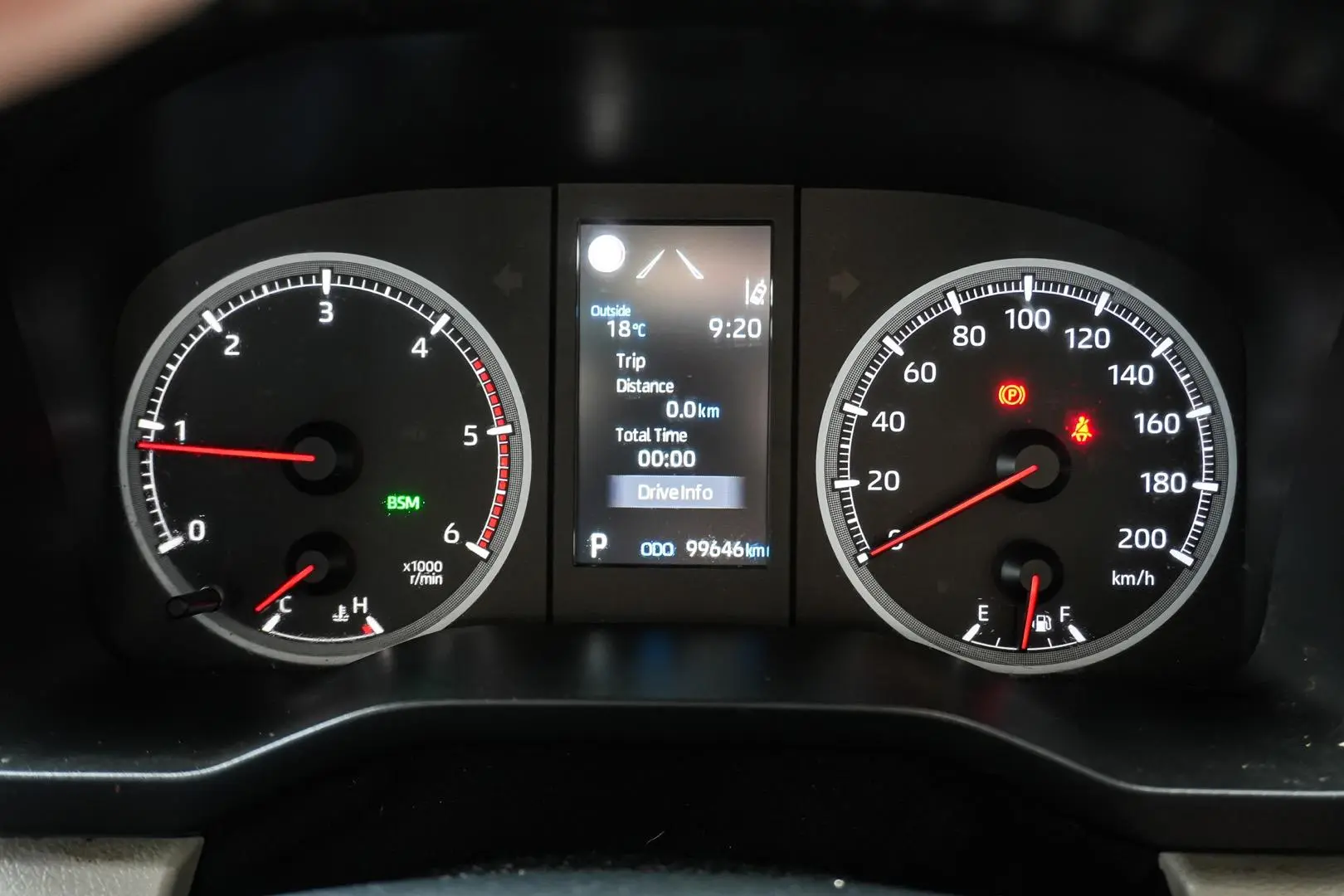 2021 Toyota Hiace Gallery Image 16