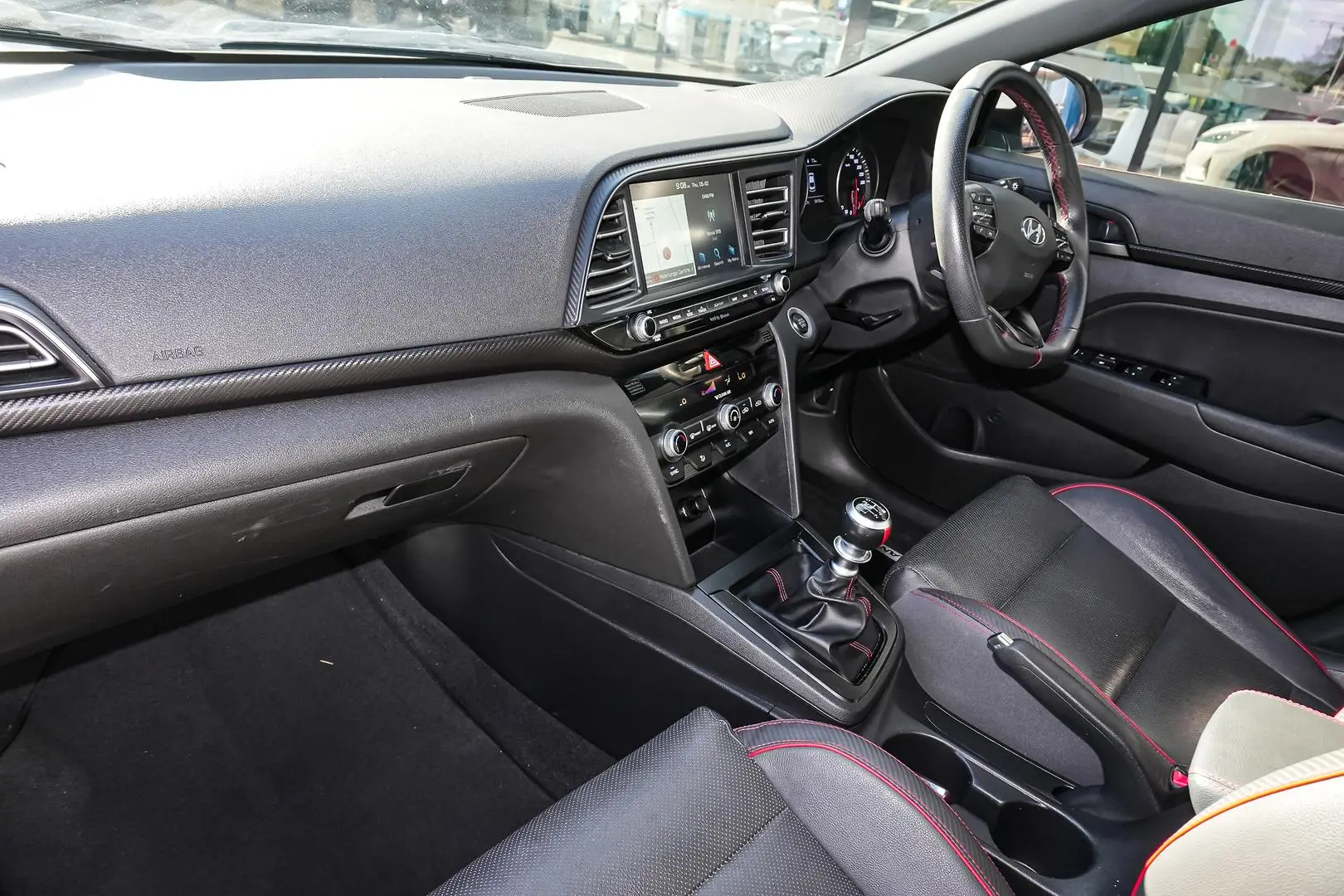 2019 Hyundai Elantra Gallery Image 12