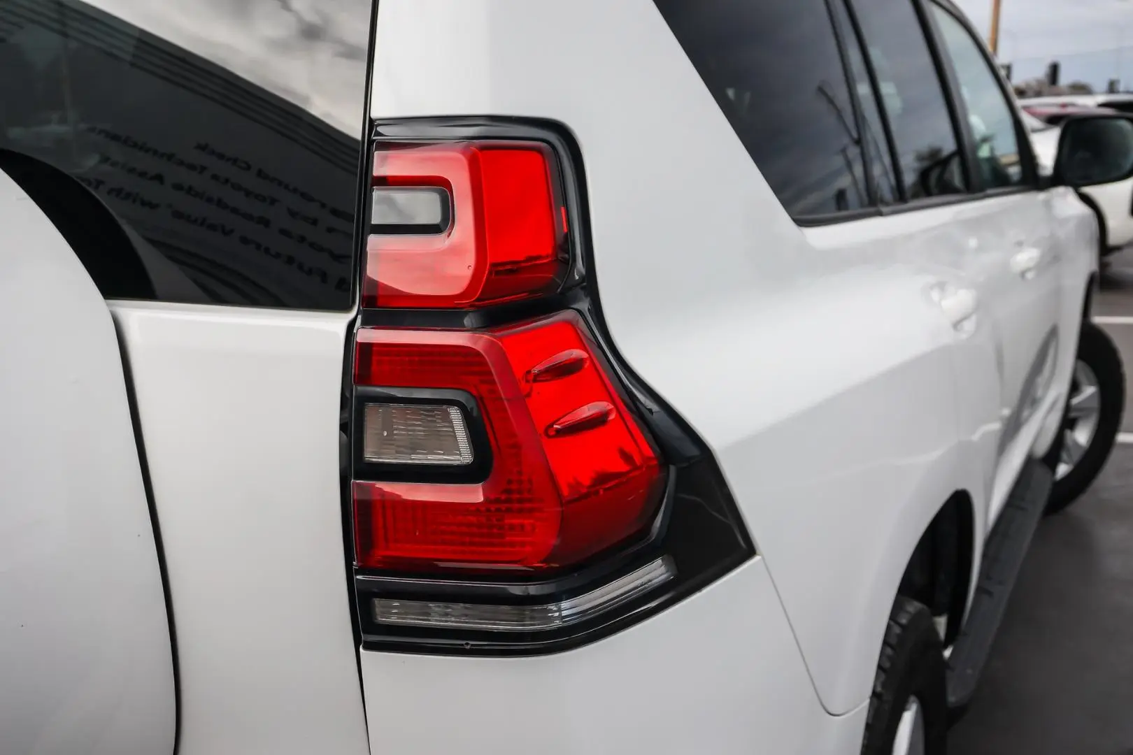 2021 Toyota Landcruiser Prado Gallery Image 14