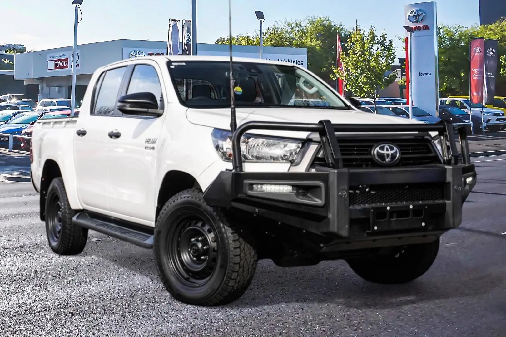 2021 Toyota Hilux Gallery Image 1
